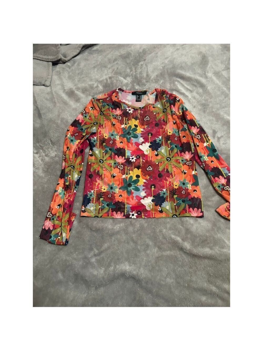 Women's FOREVER 21 Sheer Long Sleeve Tee M Red Green Floral